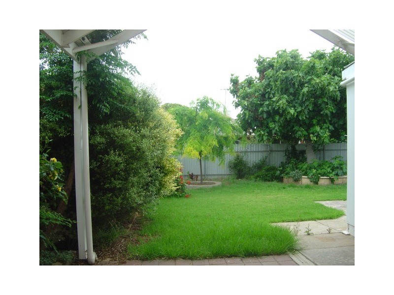 4  Lorne Street, Albert Park SA 5014