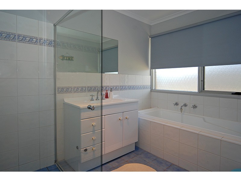 2 Woonda Crescent, North Haven SA 5018