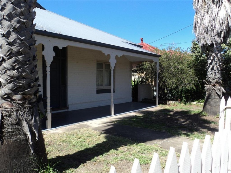 6 Railway Terrace, Largs Bay SA 5016