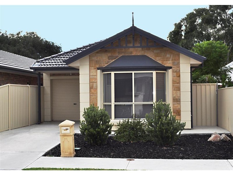 8A Joanna Street, Largs Bay SA 5016