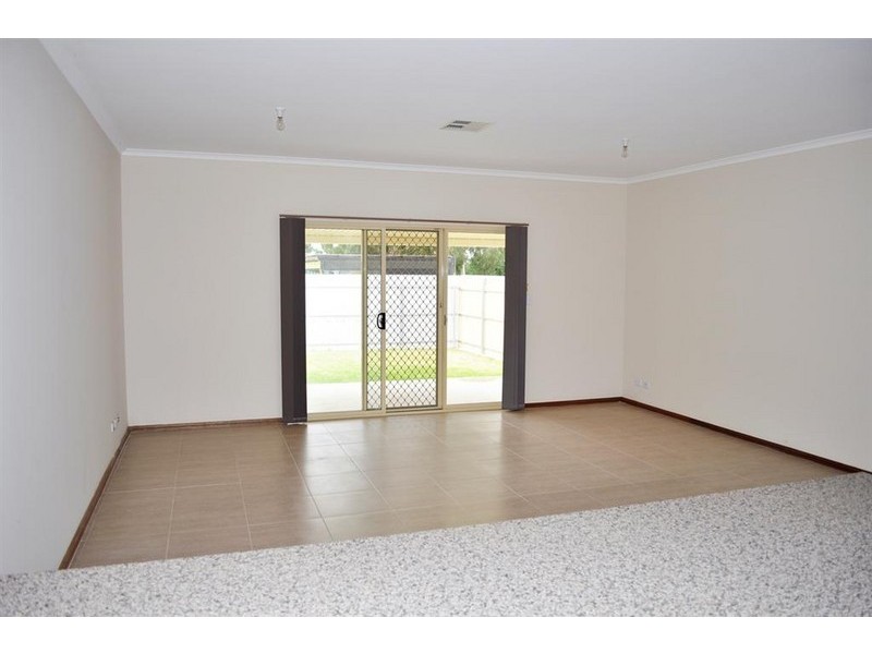 8A Joanna Street, Largs Bay SA 5016