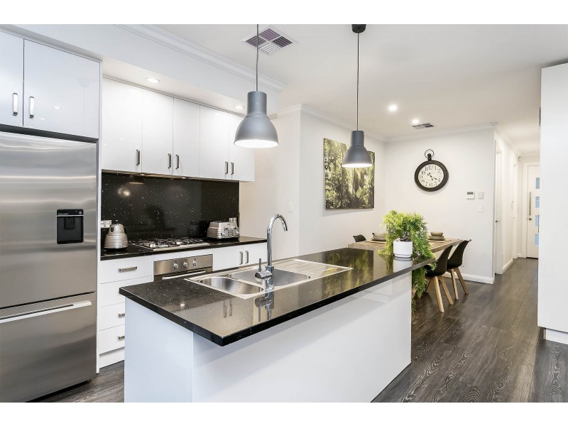 2 Hull Street, Taperoo SA 5017