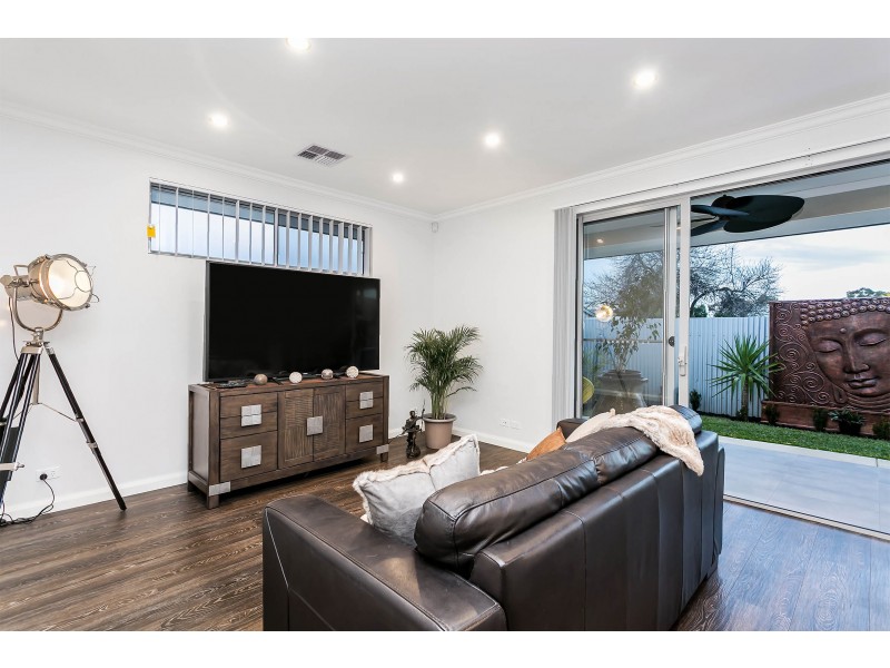 2 Hull Street, Taperoo SA 5017