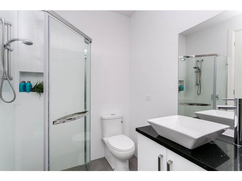 2 Hull Street, Taperoo SA 5017