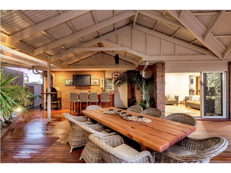 17 Gordon Luxton Drive, North Haven SA 5018