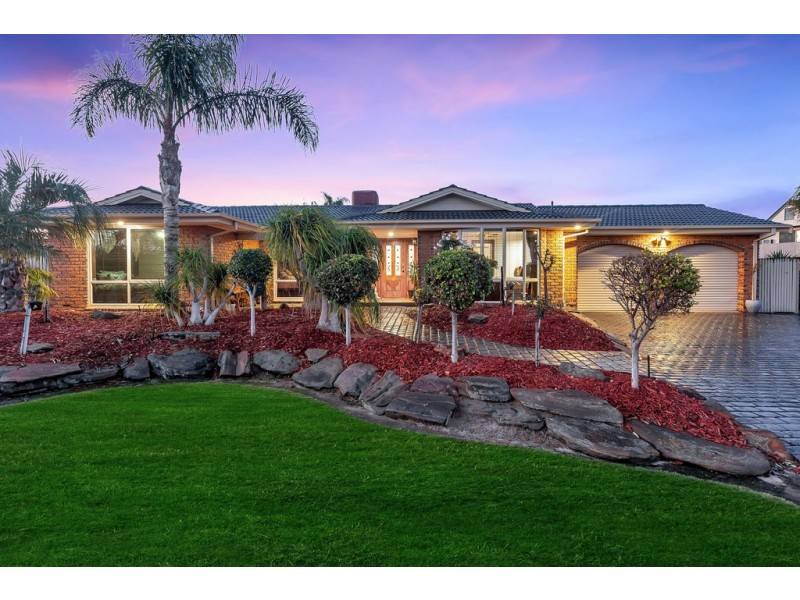 17 Gordon Luxton Drive, North Haven SA 5018