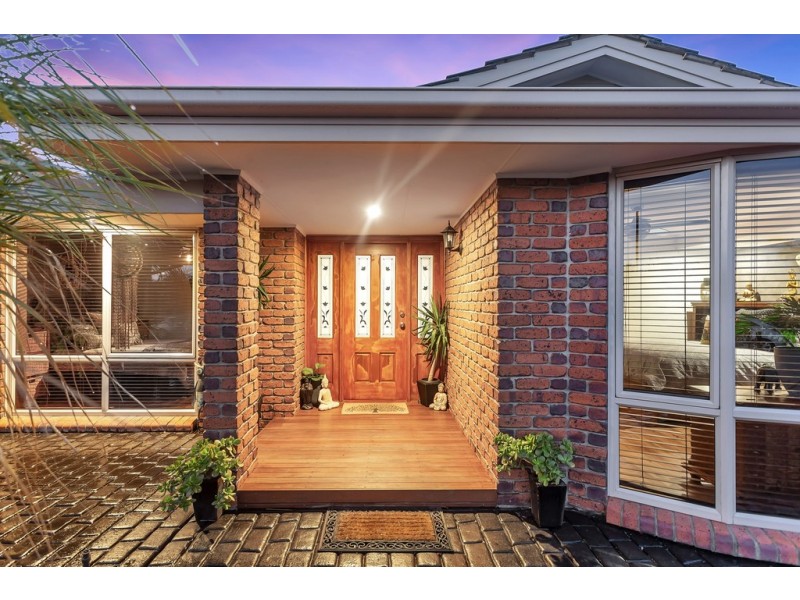 17 Gordon Luxton Drive, North Haven SA 5018