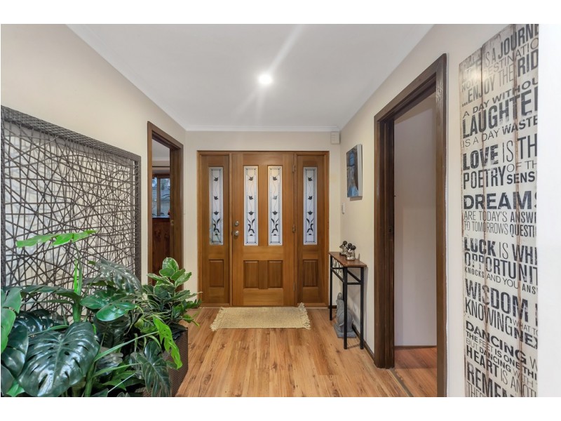 17 Gordon Luxton Drive, North Haven SA 5018