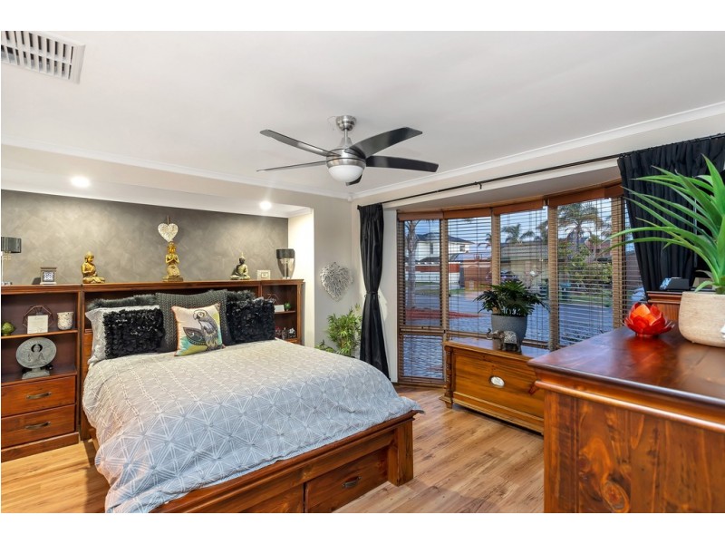 17 Gordon Luxton Drive, North Haven SA 5018