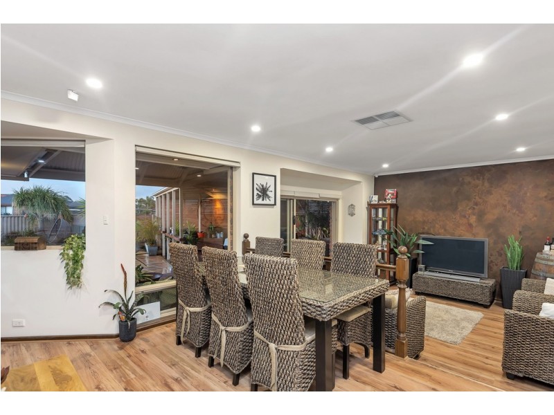 17 Gordon Luxton Drive, North Haven SA 5018