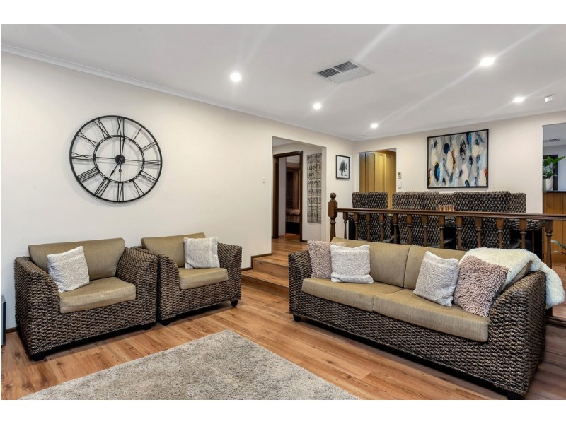 17 Gordon Luxton Drive, North Haven SA 5018