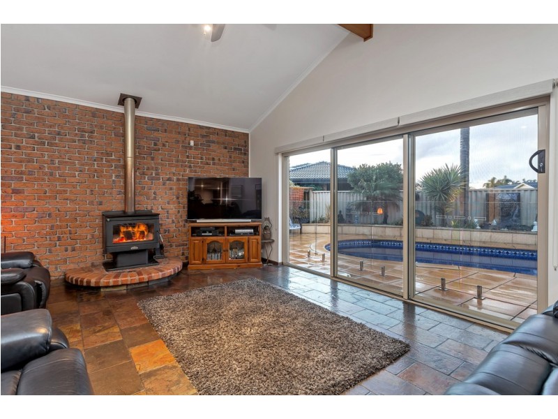 17 Gordon Luxton Drive, North Haven SA 5018