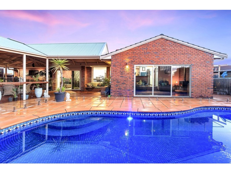 17 Gordon Luxton Drive, North Haven SA 5018