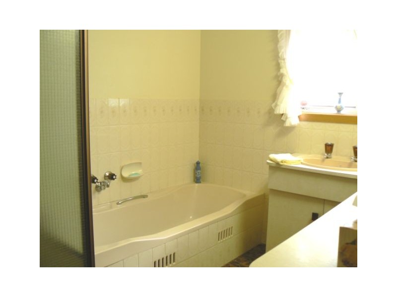 6 South Terrace, Minlaton SA 5575
