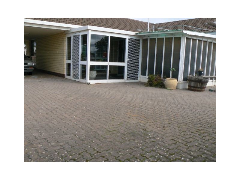 6 South Terrace, Minlaton SA 5575