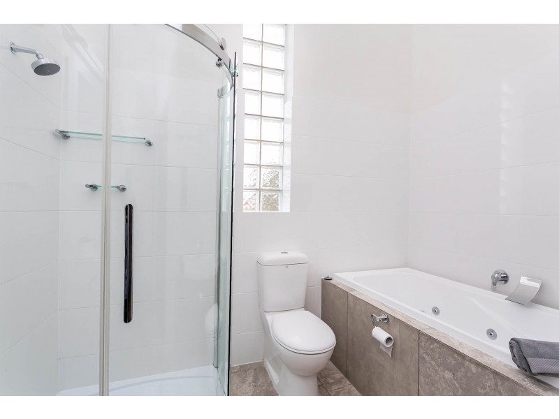 8/1 Falie Drive, North Haven SA 5018