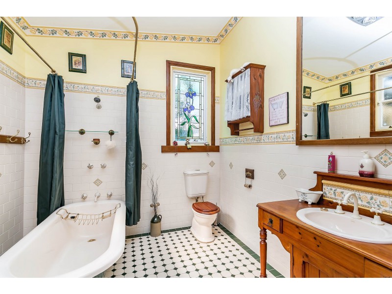 11 Edward Street, Ottoway SA 5013