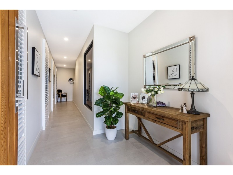 9A Hawkesbury Way, West Lakes Shore SA 5020