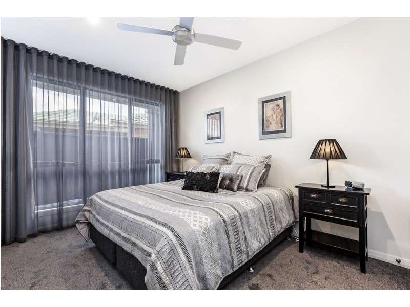 9A Hawkesbury Way, West Lakes Shore SA 5020