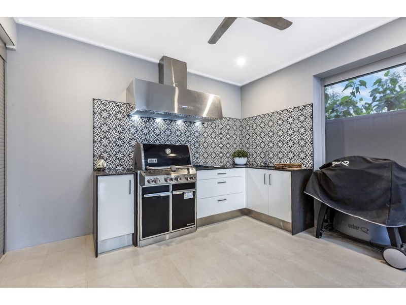 9A Hawkesbury Way, West Lakes Shore SA 5020
