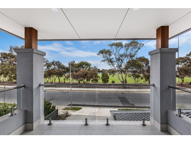 9A Hawkesbury Way, West Lakes Shore SA 5020