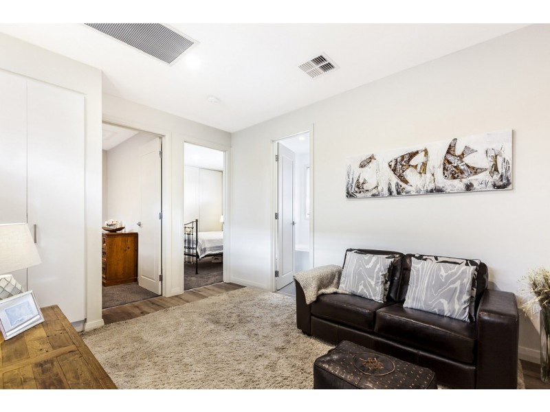 9A Hawkesbury Way, West Lakes Shore SA 5020