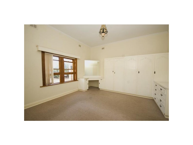 34 May Street, Birkenhead SA 5015