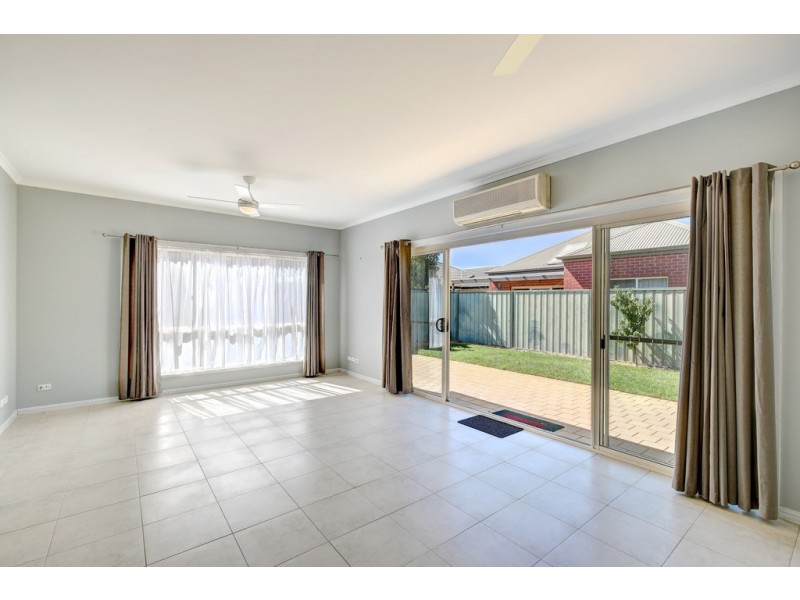 22 Chapman Court, Mawson Lakes SA 5095