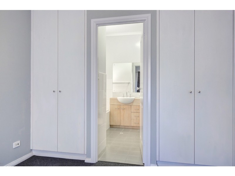 22 Chapman Court, Mawson Lakes SA 5095