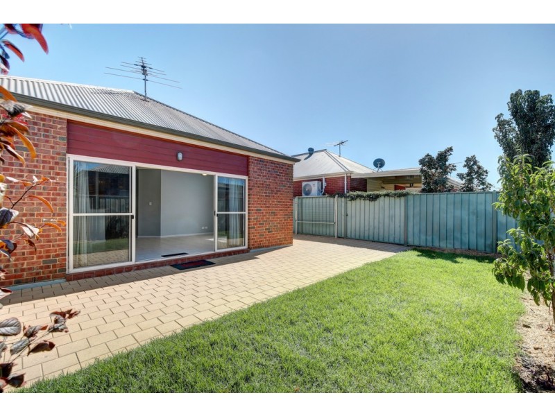 22 Chapman Court, Mawson Lakes SA 5095