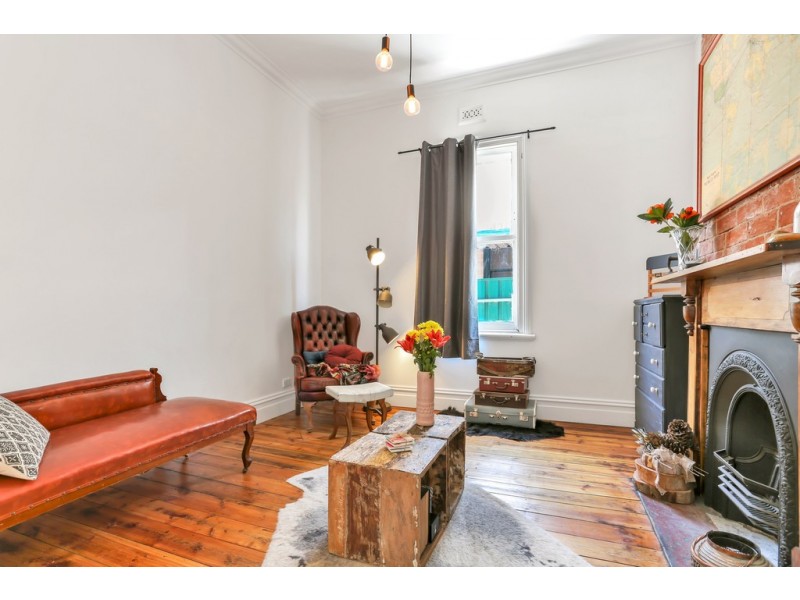 4 Swiggs Street, Birkenhead SA 5015