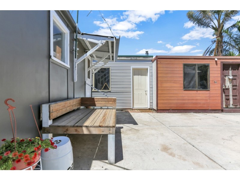 4 Swiggs Street, Birkenhead SA 5015