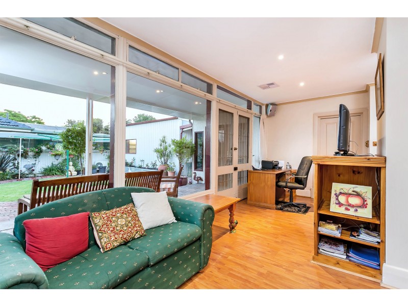 6 Olive street, Largs Bay SA 5016