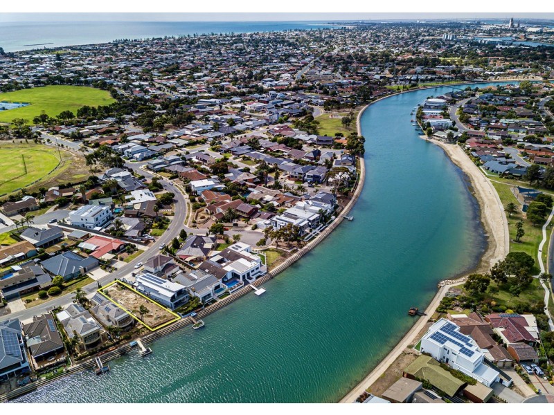 44 Newcombe Avenue, West Lakes Shore SA 5020