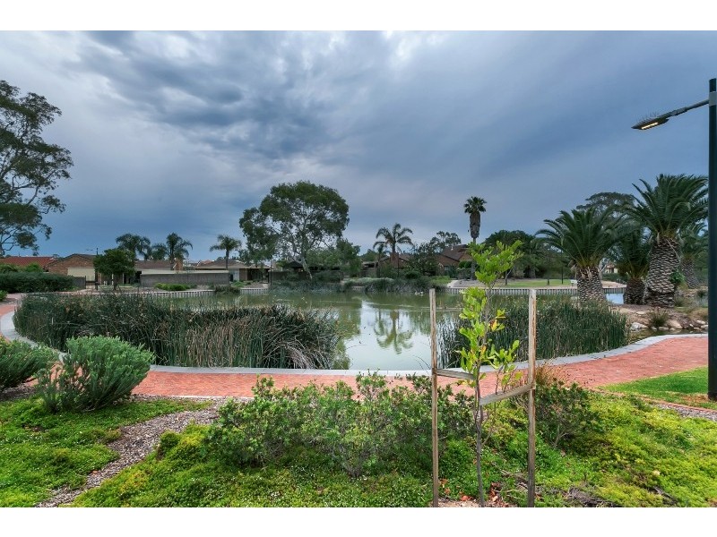 2/7 Moorea Court, West Lakes SA 5021