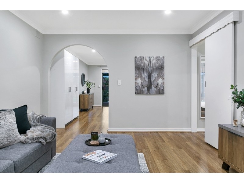 2/7 Moorea Court, West Lakes SA 5021