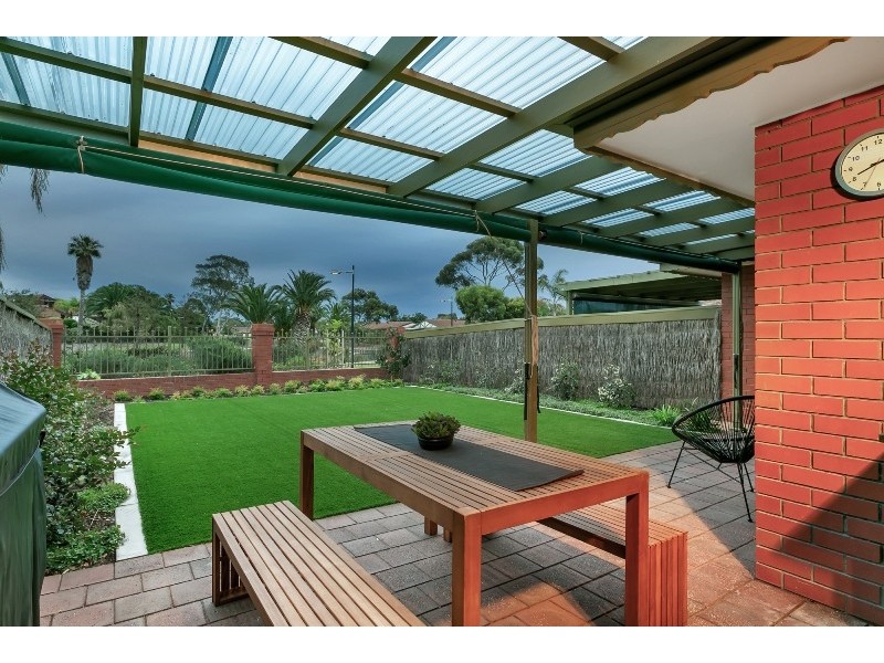 2/7 Moorea Court, West Lakes SA 5021