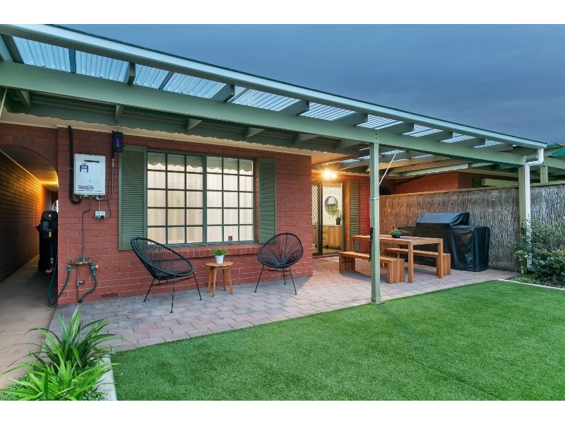 2/7 Moorea Court, West Lakes SA 5021