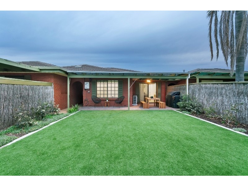 2/7 Moorea Court, West Lakes SA 5021