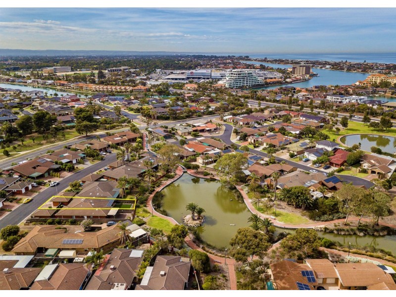 2/7 Moorea Court, West Lakes SA 5021