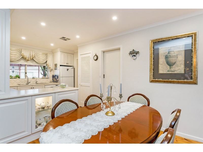 2 Pialba Grove, West Lakes Shore SA 5020