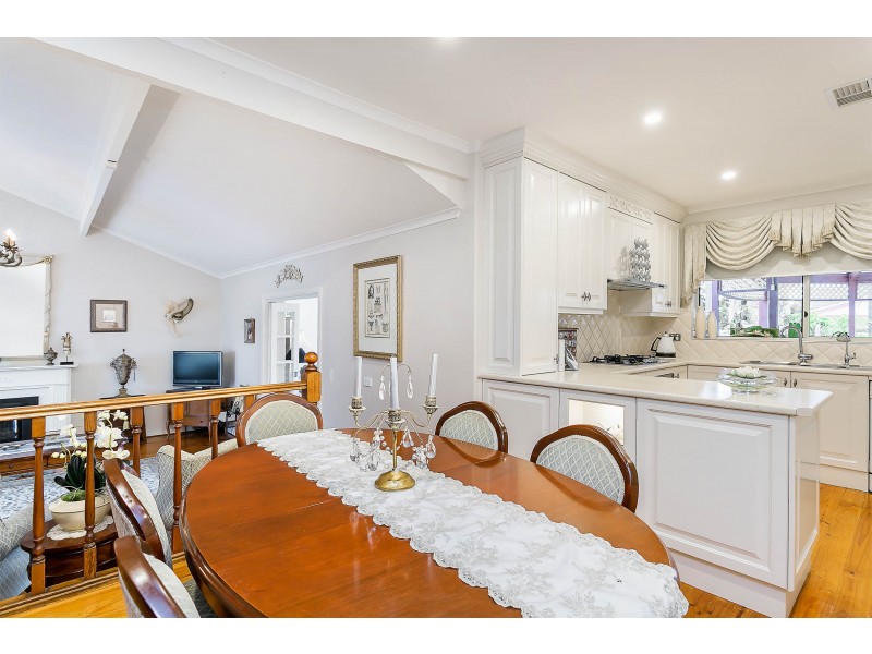 2 Pialba Grove, West Lakes Shore SA 5020