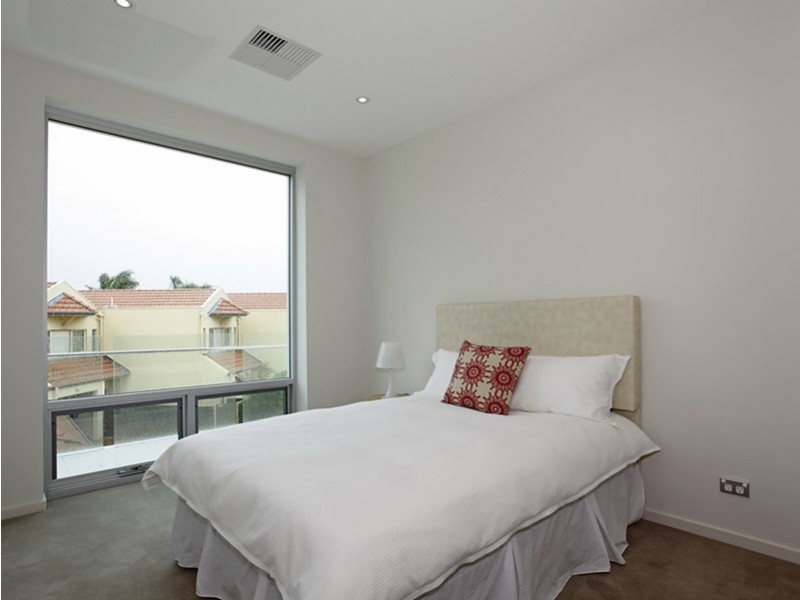 11/155 Brebner Drive, West Lakes SA 5021