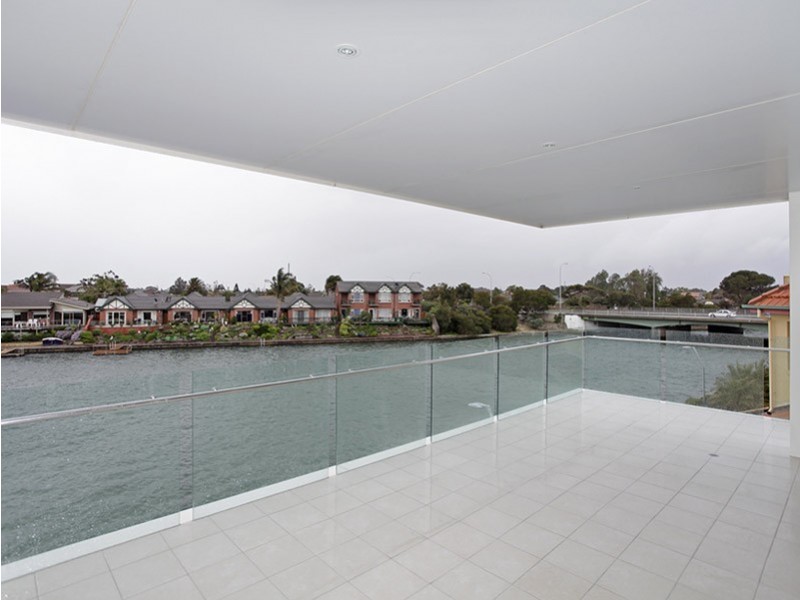 11/155 Brebner Drive, West Lakes SA 5021