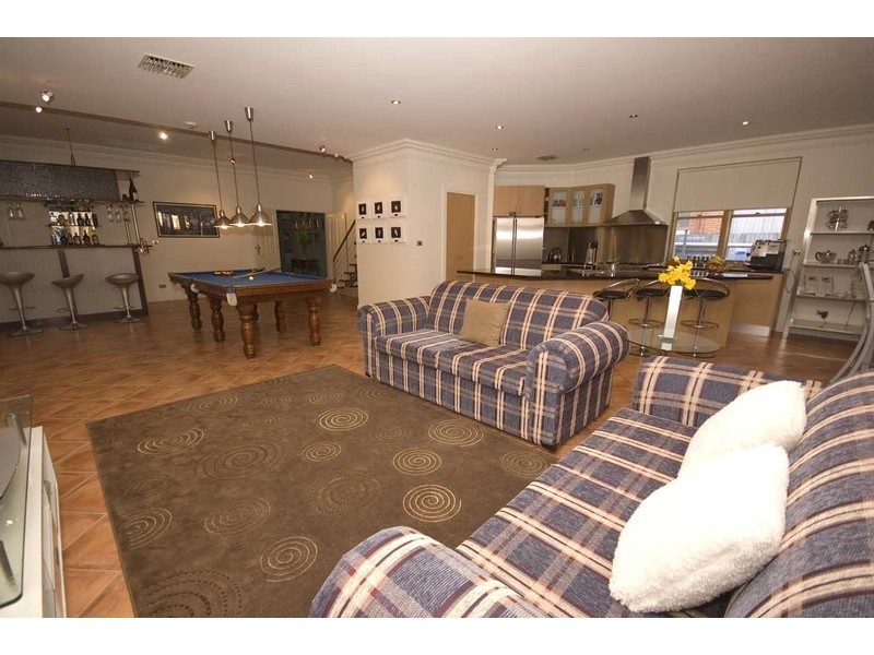 9 Kintore Ave, Prospect SA 5082