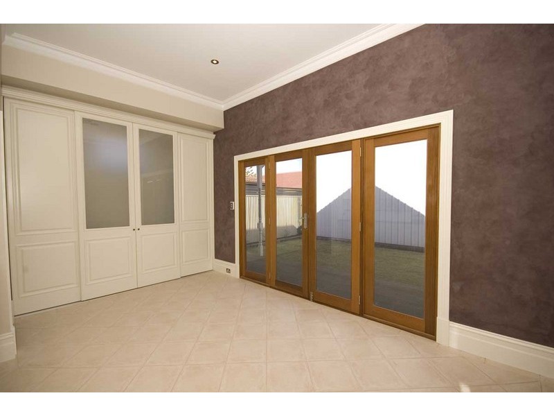 18 Wilson Street, Queenstown SA 5014