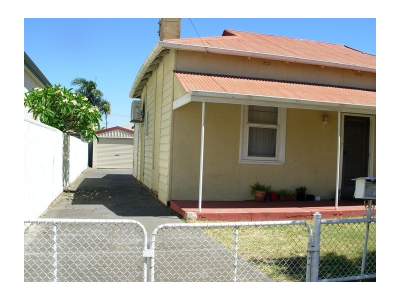 2 Martin Street, Birkenhead SA 5015