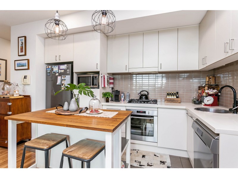 208/1-2 Tarni Court, New Port SA 5015