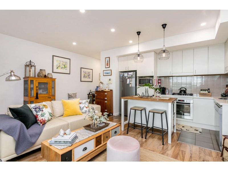 208/1-2 Tarni Court, New Port SA 5015