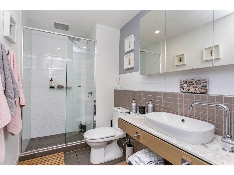 208/1-2 Tarni Court, New Port SA 5015